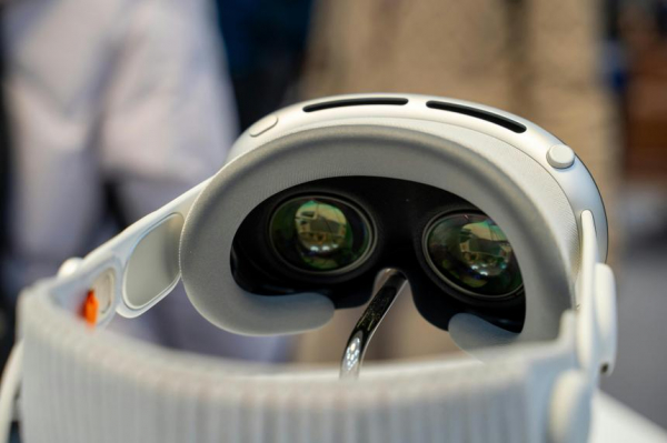 Apple Vision Pro получит поддержку контроллеров PlayStation VR