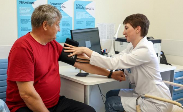 Невролог рассказал, как избежать деменции