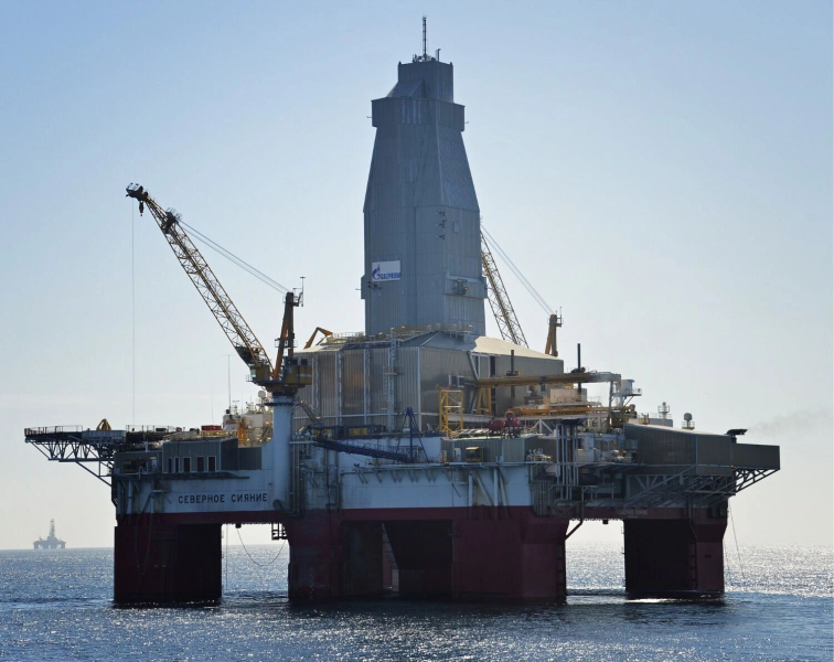 Будущим друзьям — все, бывшим — дроны. Россия простила ExxonMobil, Socar сгорел дотла