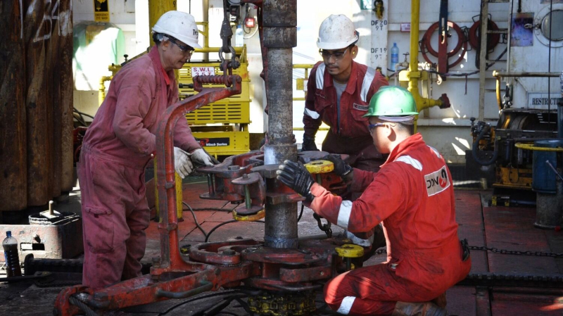 Будущим друзьям — все, бывшим — дроны. Россия простила ExxonMobil, Socar сгорел дотла