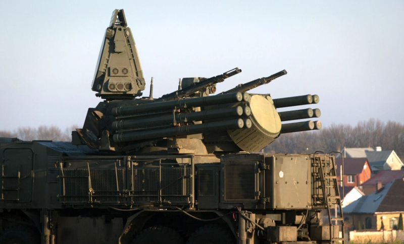 «Давайте быстрее ремонтируйте». В Крыму дефицит бензина, в стране растут цены на АЗС