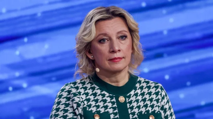 “Салфетки и ложечки для сахара не забыли бы”: Захарова дала совет Макрону, Мерцу и Стармеру