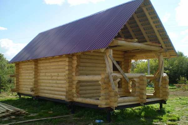 Баня на винтовых сваях своими руками: как построить и поставить сруб