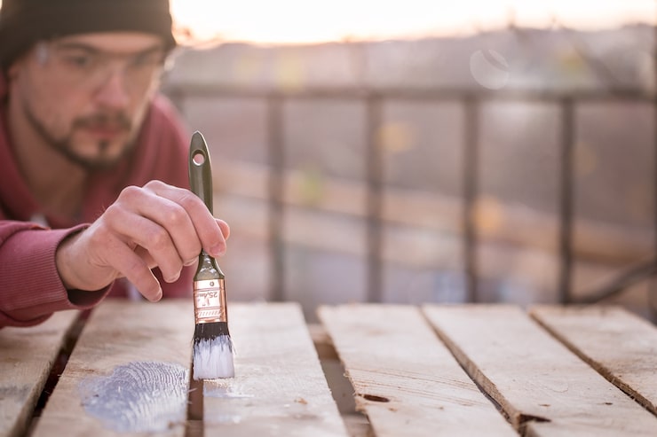 Обработка обрезной доски антисептиком для сарая